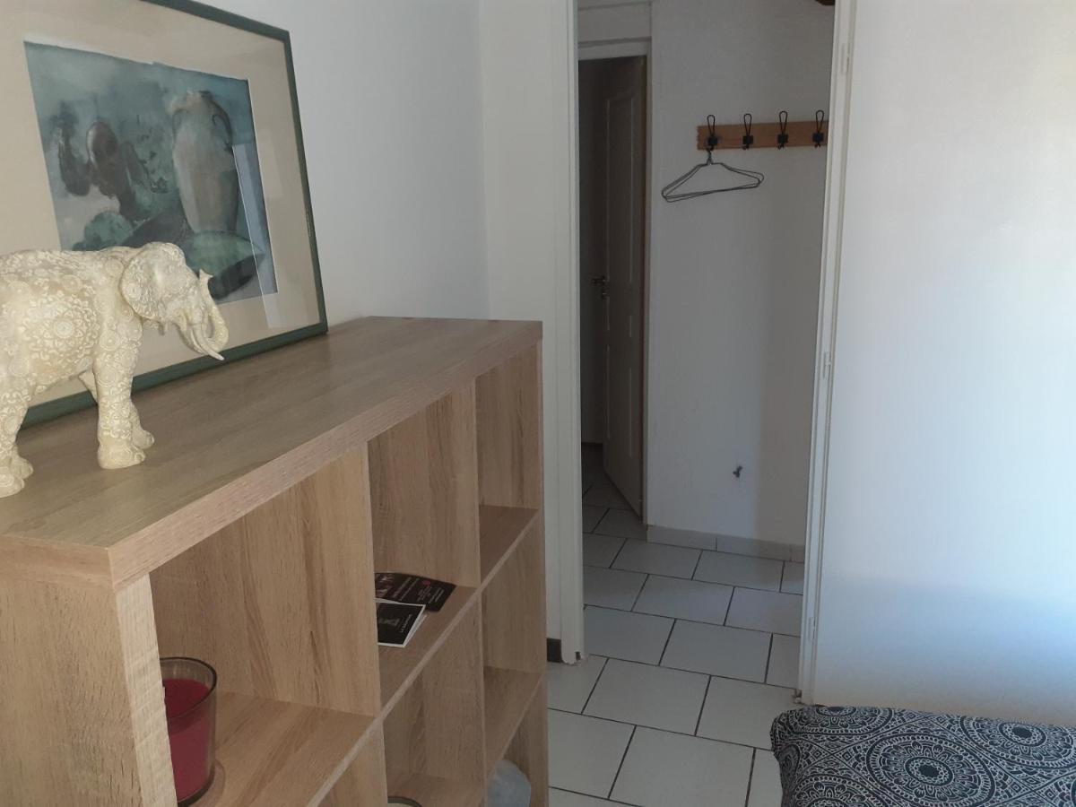 Chez Jeanfi Bed & Breakfast Fronsac  Екстериор снимка