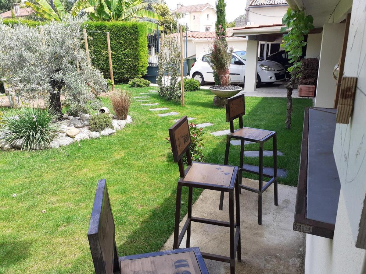 Chez Jeanfi Bed & Breakfast Fronsac  Екстериор снимка