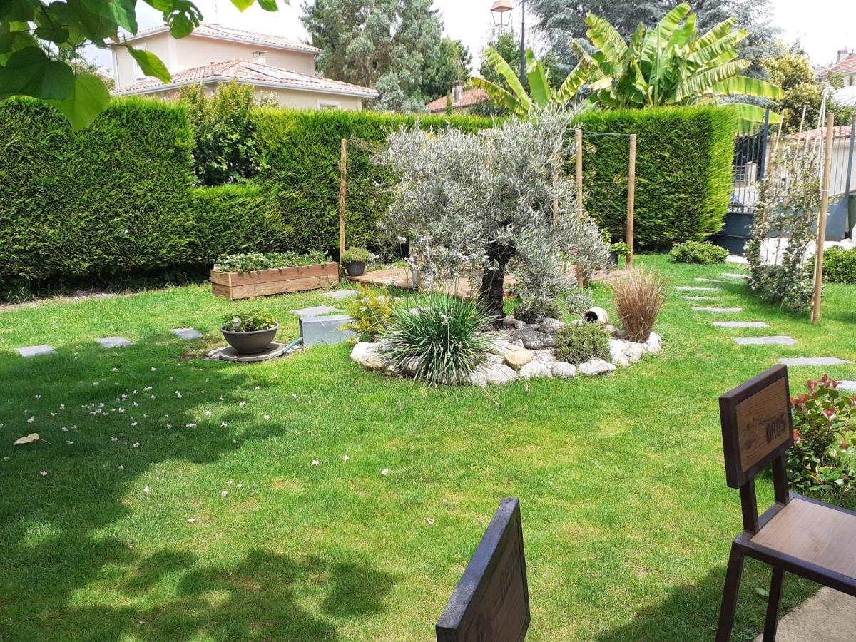 Chez Jeanfi Bed & Breakfast Fronsac  Екстериор снимка
