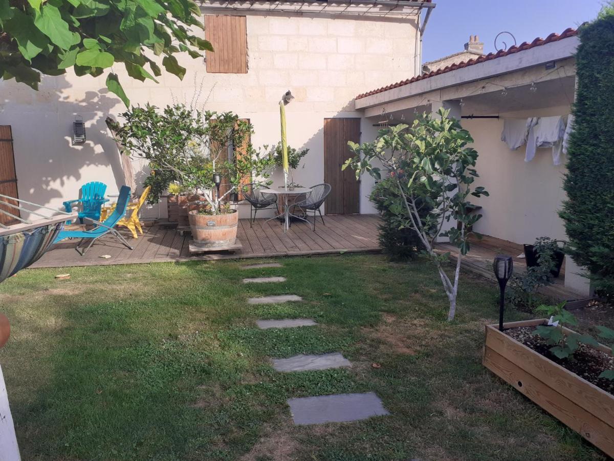 Chez Jeanfi Bed & Breakfast Fronsac  Екстериор снимка