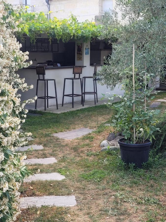 Chez Jeanfi Bed & Breakfast Fronsac  Екстериор снимка
