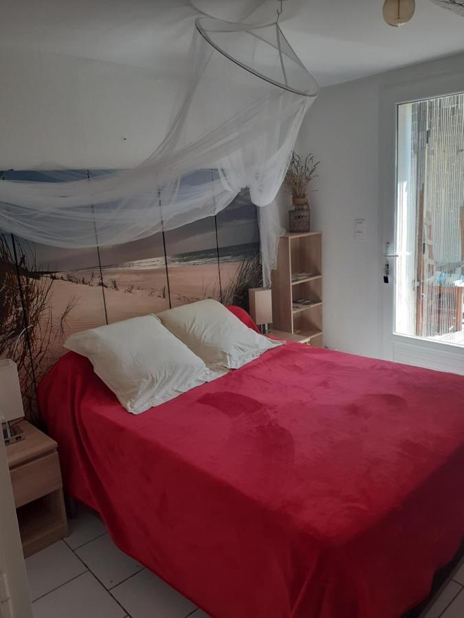 Chez Jeanfi Bed & Breakfast Fronsac  Екстериор снимка